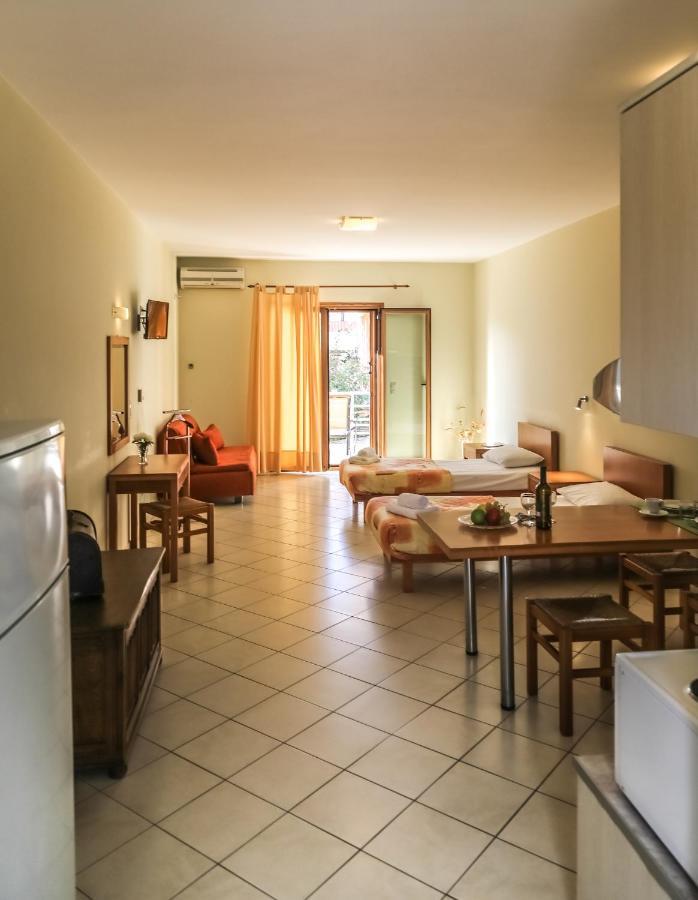 Eleni Suites Methoni Eksteriør billede
