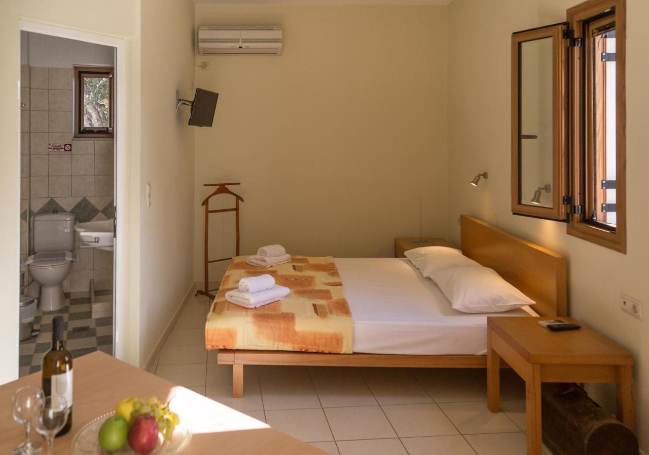 Eleni Suites Methoni Eksteriør billede