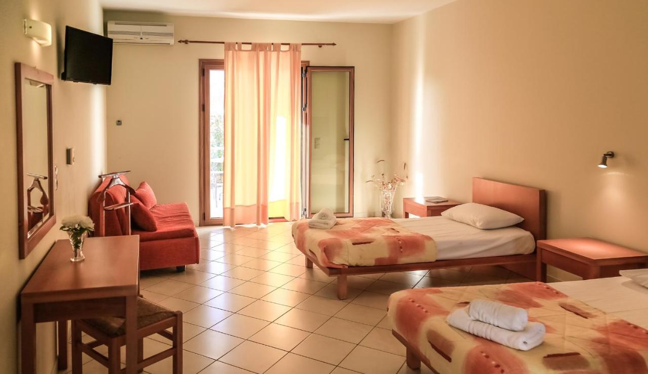 Eleni Suites Methoni Eksteriør billede