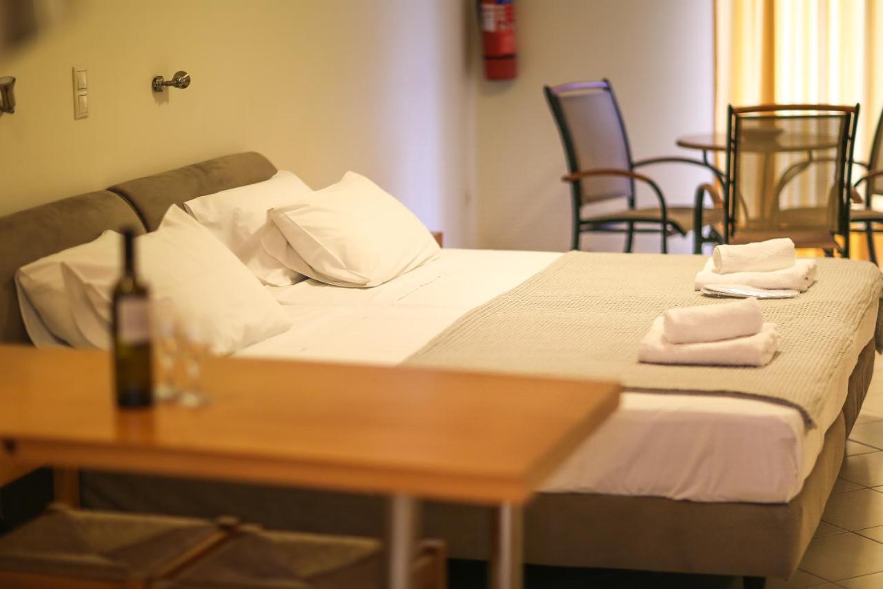 Eleni Suites Methoni Eksteriør billede